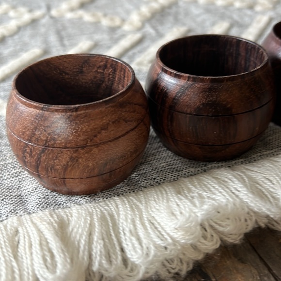 VINTAGE wooden napkin rings / holders - set of 4 - Picture 2 of 4
